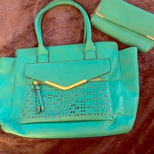 Teal tote with matching wallet